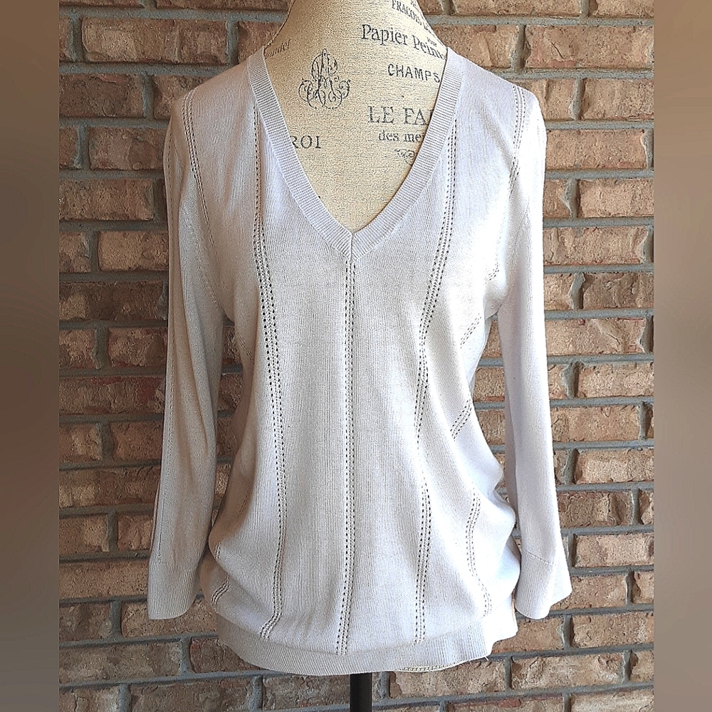 Banana Republic Gray Long Sleeve V-neck Sweater.